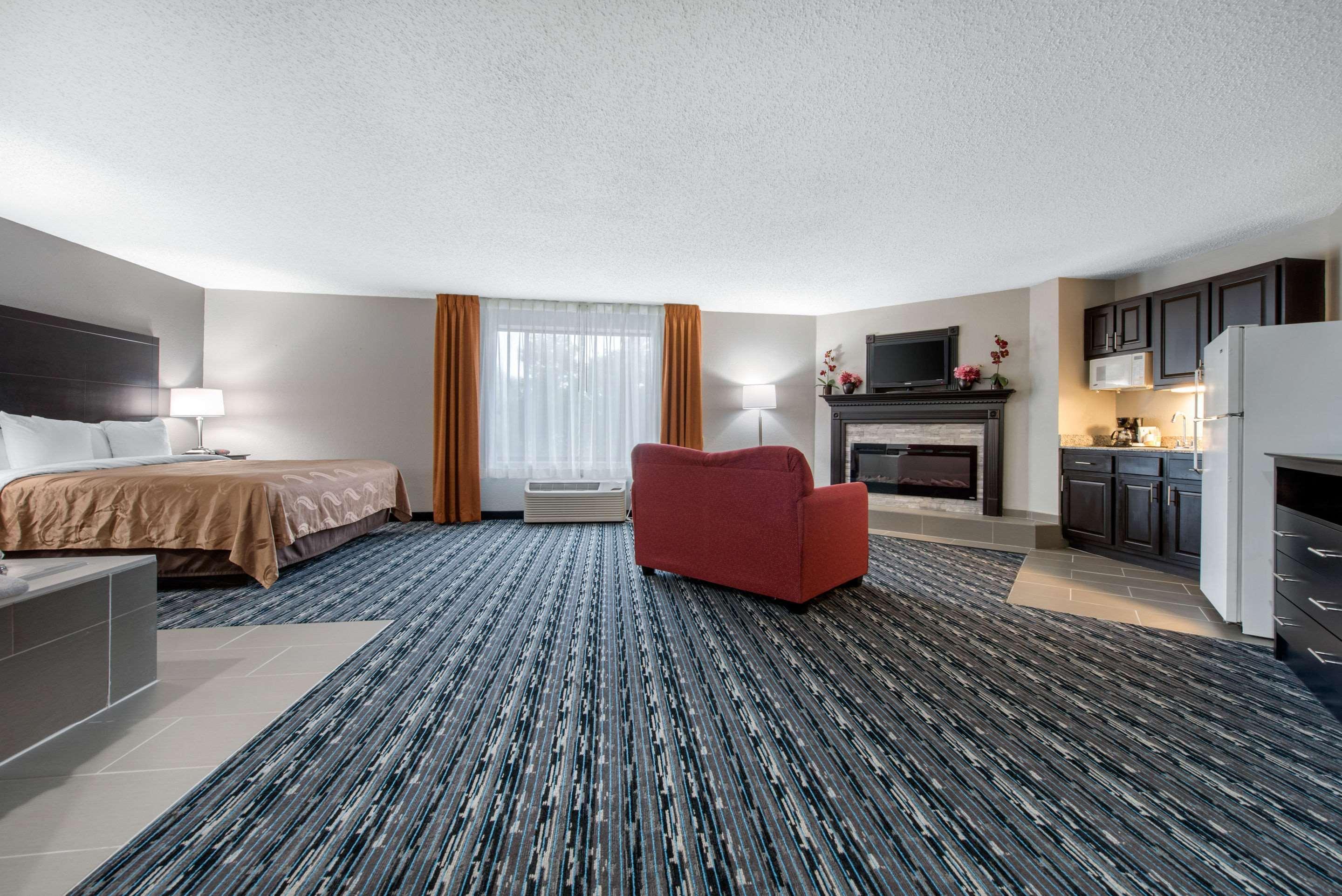 Quality Inn & Suites Brownsburg - Indianapolis West Exterior photo