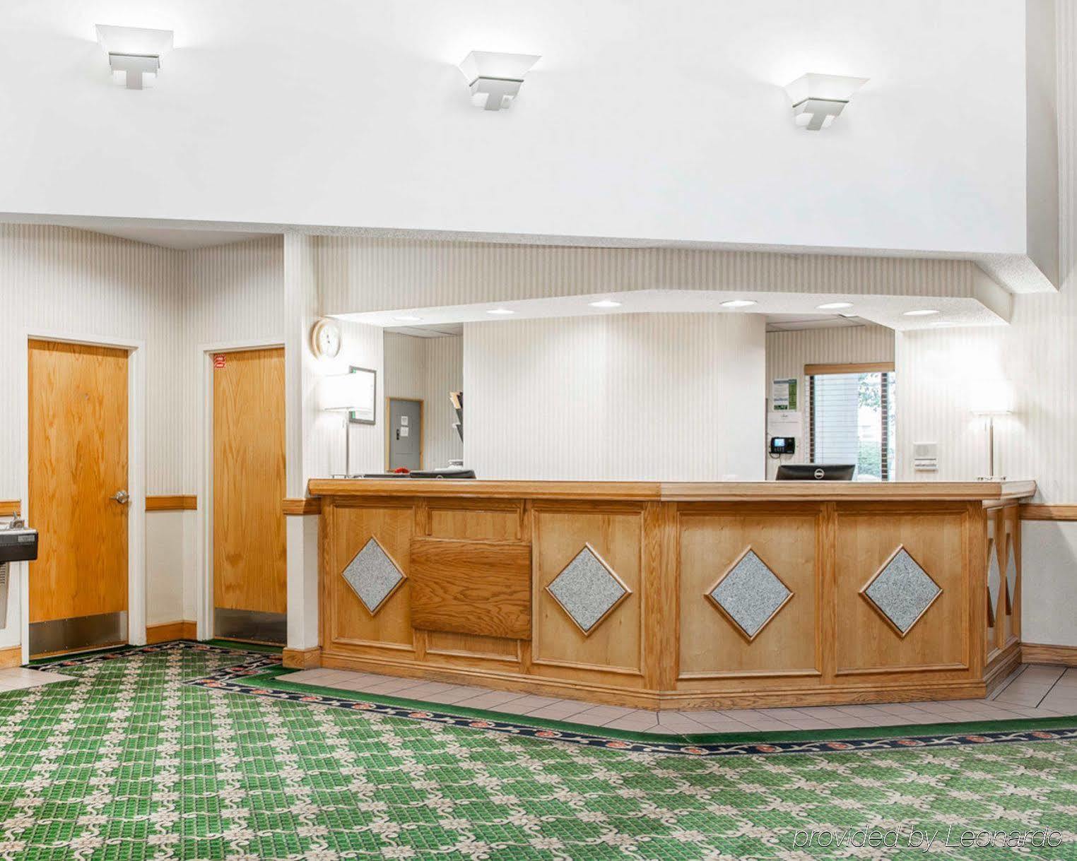 Quality Inn & Suites Brownsburg - Indianapolis West Exterior photo
